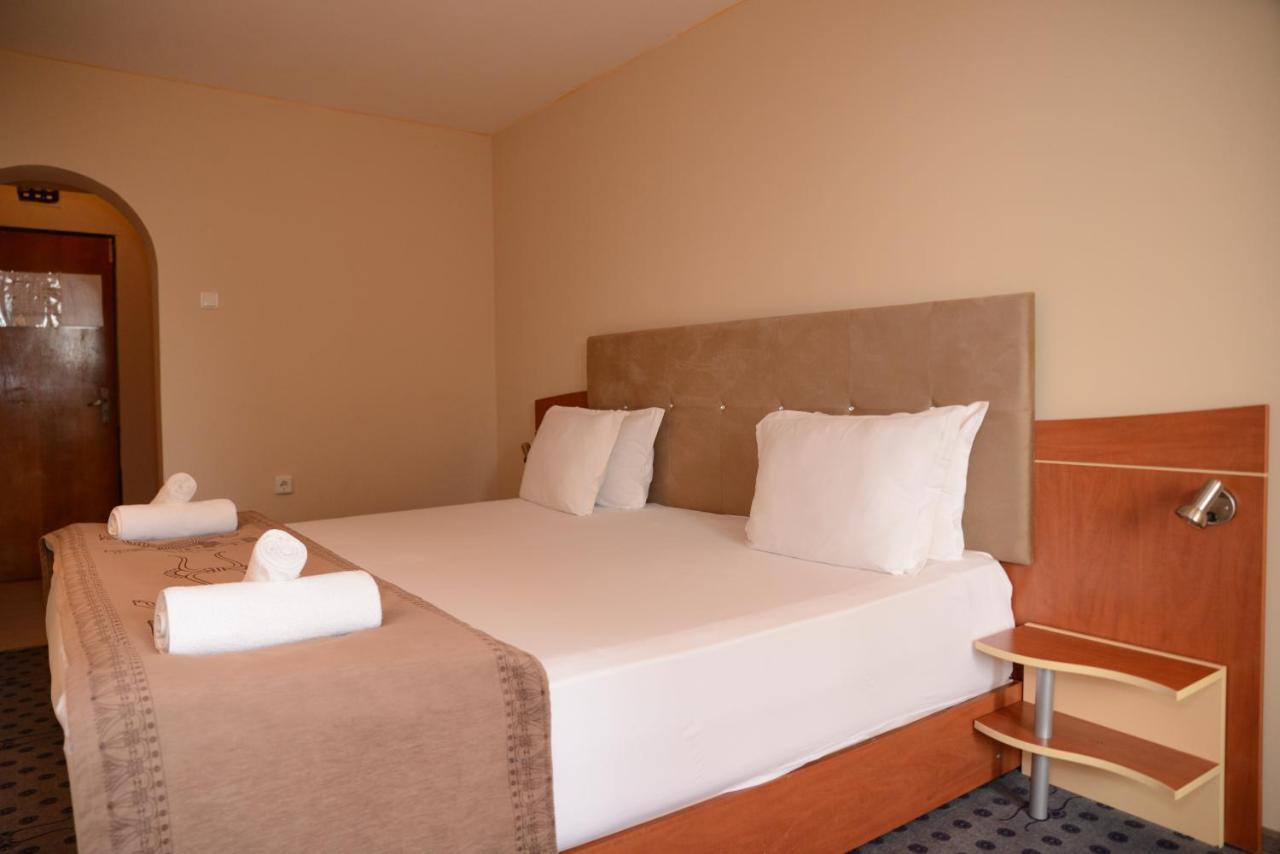 Bona Vita Hotel Golden Sands Exterior foto